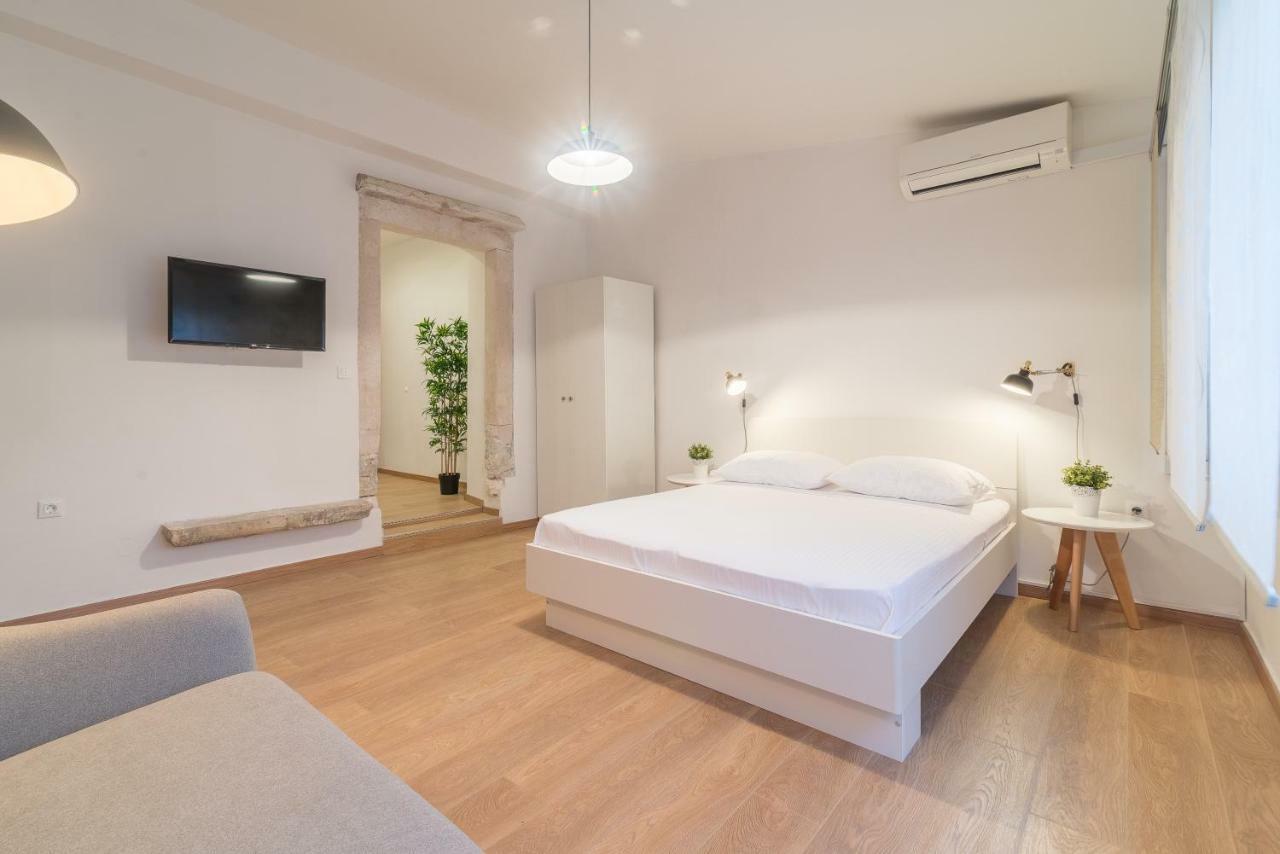 Studios & Apartments Porto Zadar Eksteriør billede