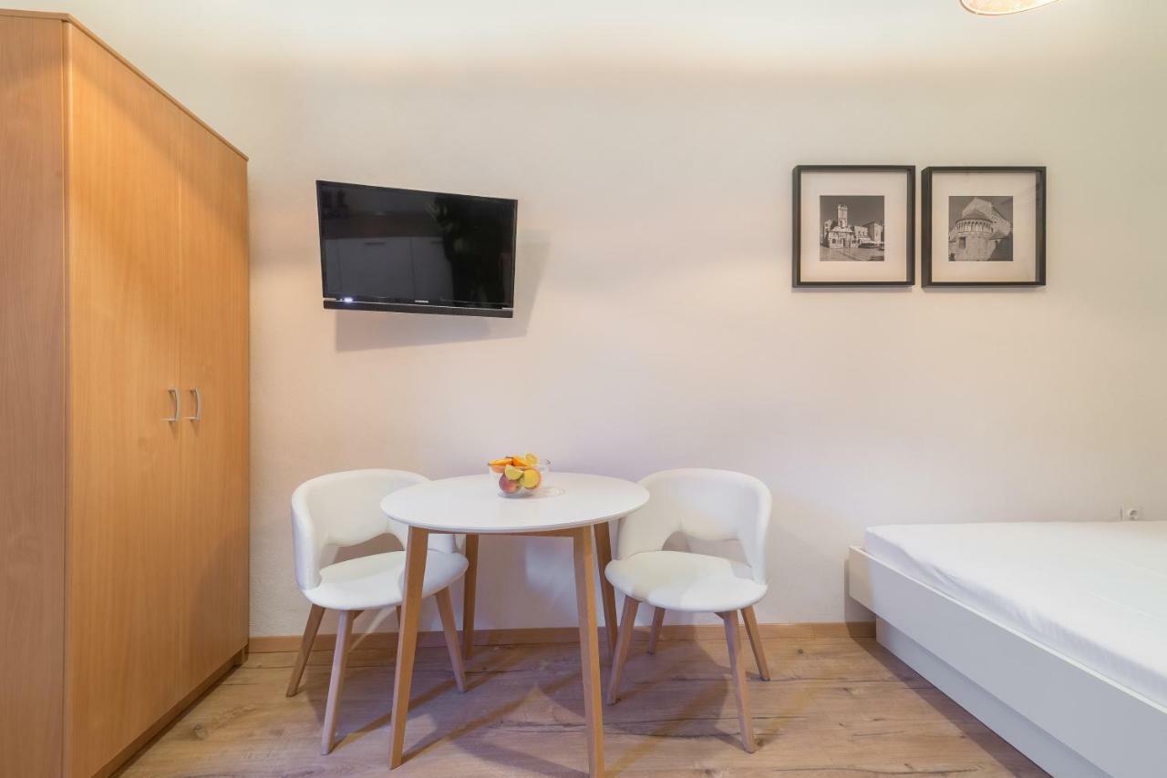 Studios & Apartments Porto Zadar Eksteriør billede