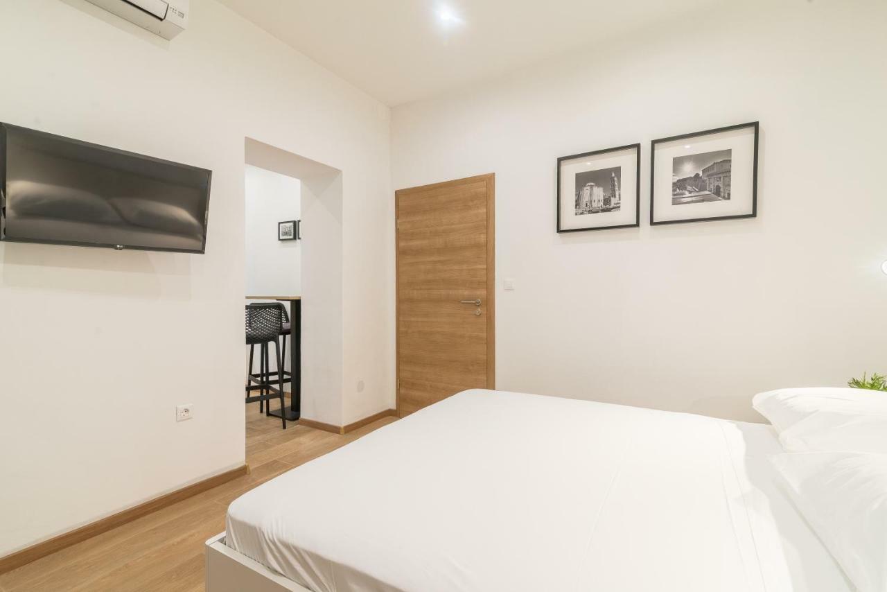 Studios & Apartments Porto Zadar Eksteriør billede