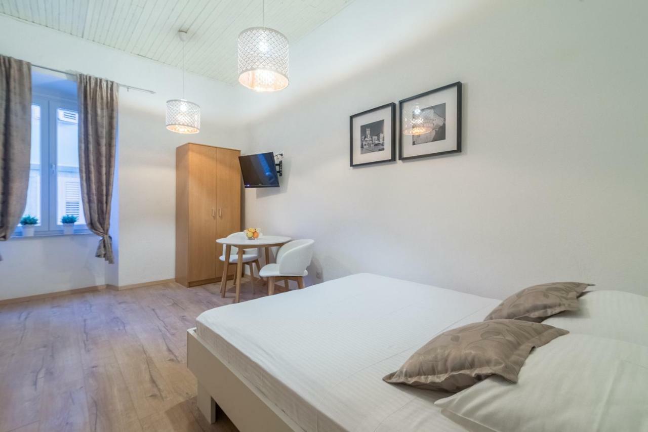 Studios & Apartments Porto Zadar Eksteriør billede