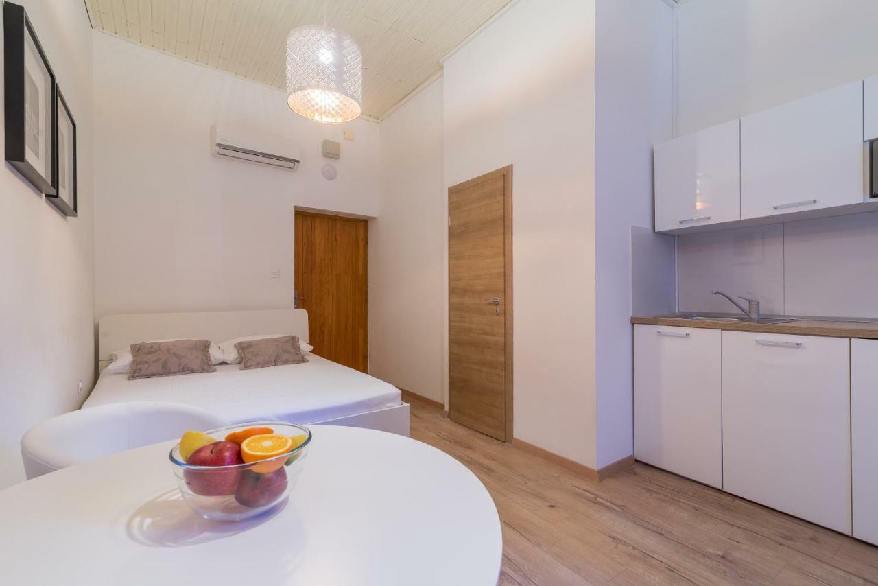 Studios & Apartments Porto Zadar Eksteriør billede